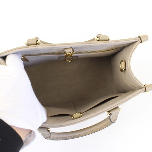 Louis Vuitton OnTheGo PM Emplant Tourtrail Claim Bicolor Handbag - Picture 3 of 5